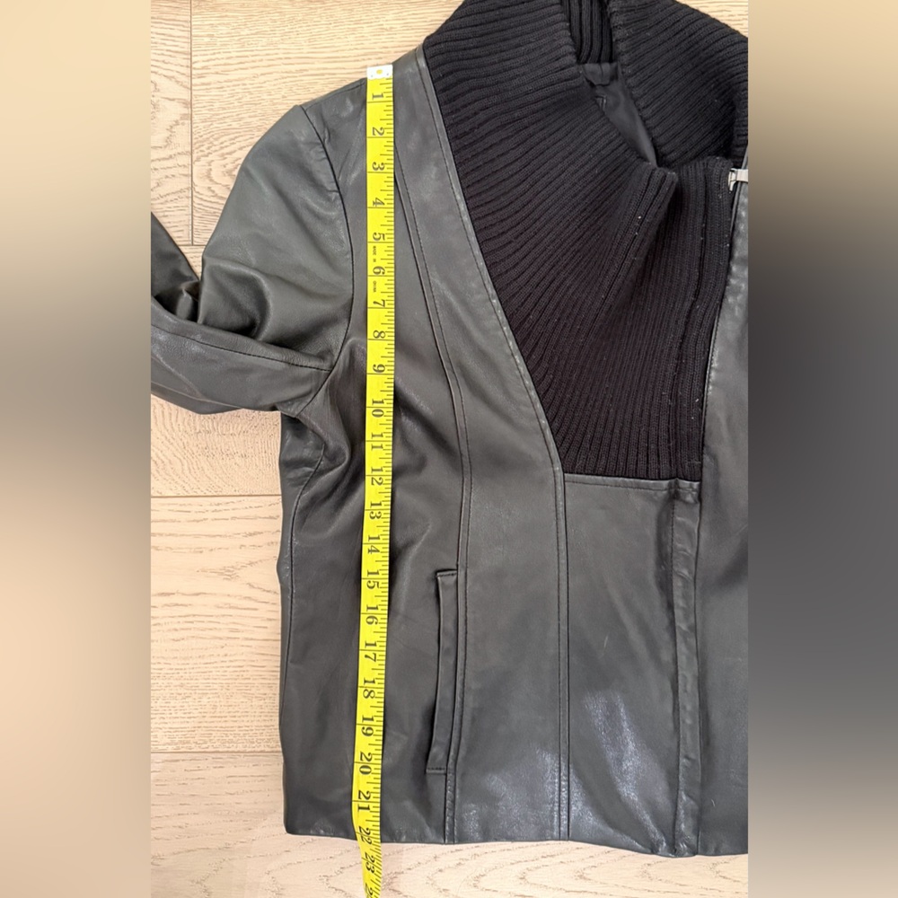 GAP women’s leather jacket